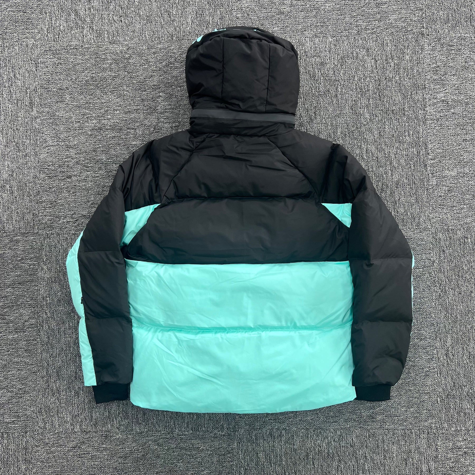 Jaqueta Puffer Syna World