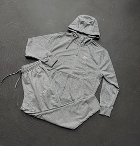 Conjunto NK Club Cinza