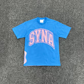 Camiseta College Syna World