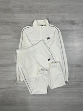 Conjunto NK Tracksuit Relíquia Branco