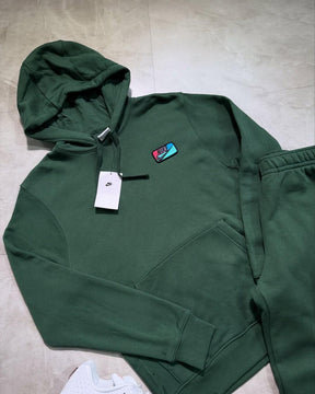 KIT NK CLUB COMPLETO COM NIKE SHOX R4 NINO ABRAVANEL