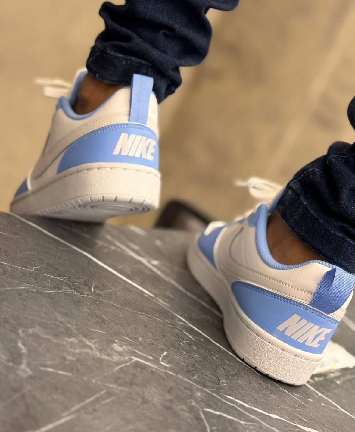 Tênis NK Court Borough Low