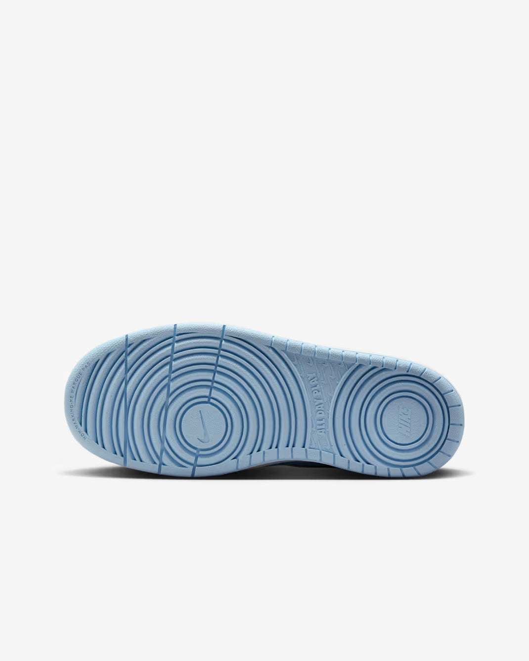 Tênis NK Court Borough Low