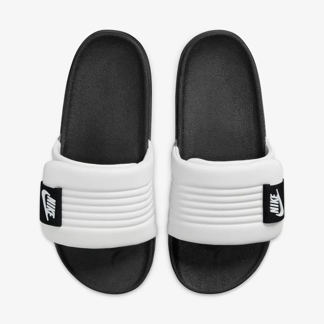 Chinelo NK Offcourt Adjust Preto e Branco