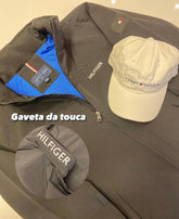 Kit Tommy Boné + Jaqueta Velejador Preta