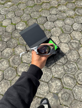 Óculos Okley Plantaris TI Raw Titanium Cinza