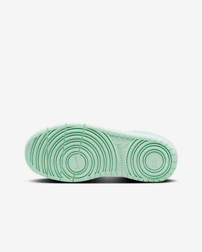 Tênis NK Court Borough Low