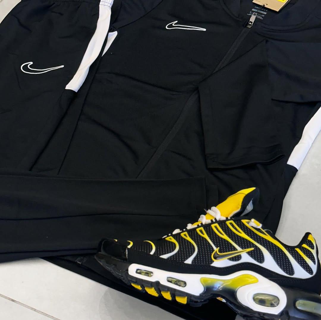 Kit NK Academy 25 com Tênis NK Air Max Plus