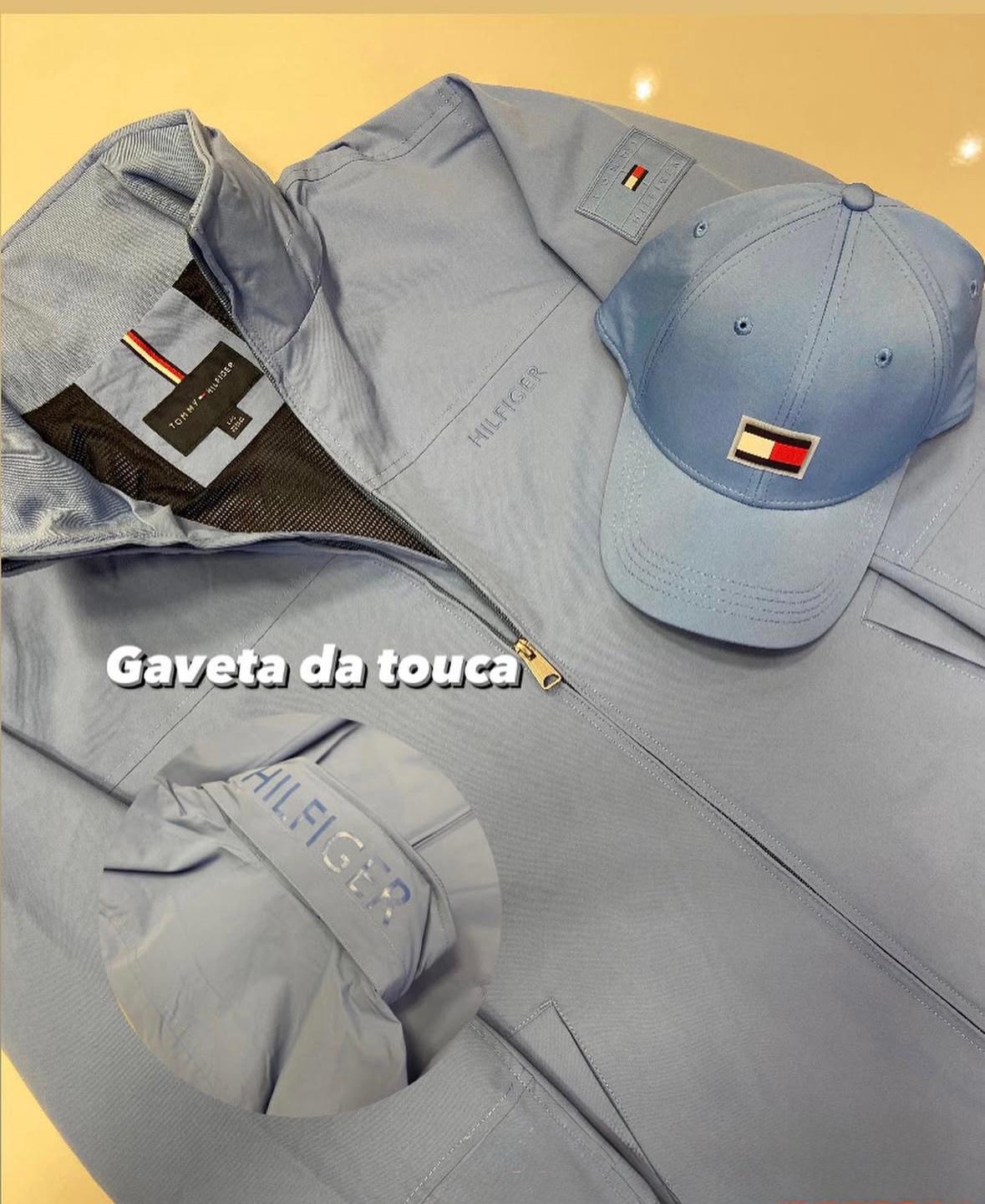 Kit Tommy Boné + Jaqueta Velejador Azul Bebê (COR RARA)