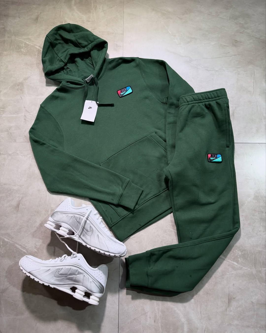 KIT NK CLUB COMPLETO COM NIKE SHOX R4 NINO ABRAVANEL