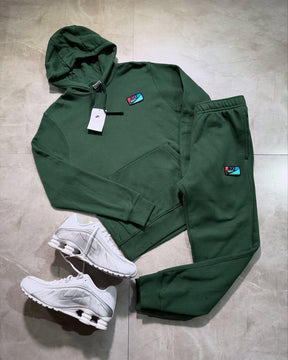 KIT NK CLUB COMPLETO COM NIKE SHOX R4 NINO ABRAVANEL