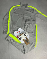 CONJUNTO NK RISCA VERDE COM SLIDE NK VICTORI ONE